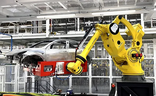 A Tesla utiliza ou não robôs Fanuc?