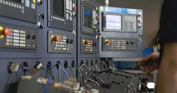 Bancos de ensaio Siemens: Assegurar o teste de acionamento com os sistemas SINUMERIK